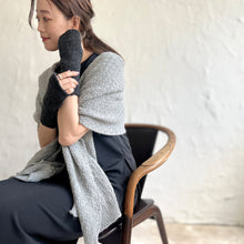 Load image into Gallery viewer, ベビーアルパカハンドウォーマー ★フリーサイズ