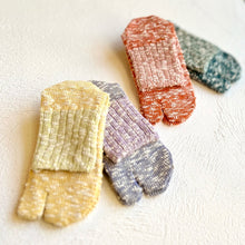 Load image into Gallery viewer, オーガニックコットン スラブ バイカラー ミドル丈足袋ソックス 23-25cm