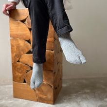 Load image into Gallery viewer, シルクメランジ足袋クルー丈ソックス 25-27cm