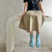 Load image into Gallery viewer, シルクメランジ5本指ショート丈ソックス 23-25cm