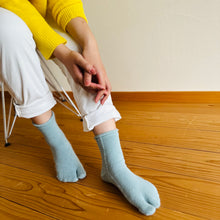 Load image into Gallery viewer, ベビースーリーアルパカ 履口ゆったり足袋 クルー丈 23-25cm