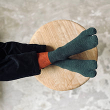 Load image into Gallery viewer, メリノウール足袋バイカラー クルー丈ソックス 25-27cm