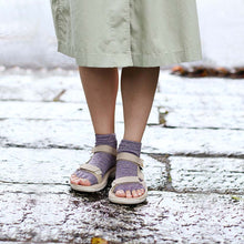 Load image into Gallery viewer, かすり染めリネン/シルク指先フリー5本指ショート丈ソックス 23-25cm