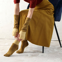 Load image into Gallery viewer, メリノウール5本指レイヤード ショート丈ソックス 23-25cm