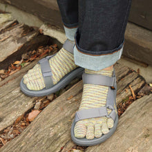 Load image into Gallery viewer, かすり染めリネン/シルク5本指スニーカー丈ソックス 25-27cm