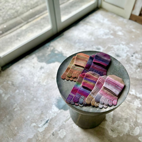 Chaussettes courtes en laine teinte Kasuri 5 orteils 23-25cm