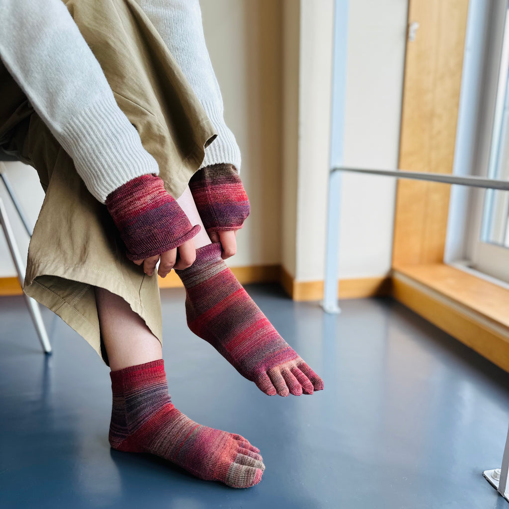 Chaussettes courtes en laine teinte Kasuri 5 orteils 23-25cm