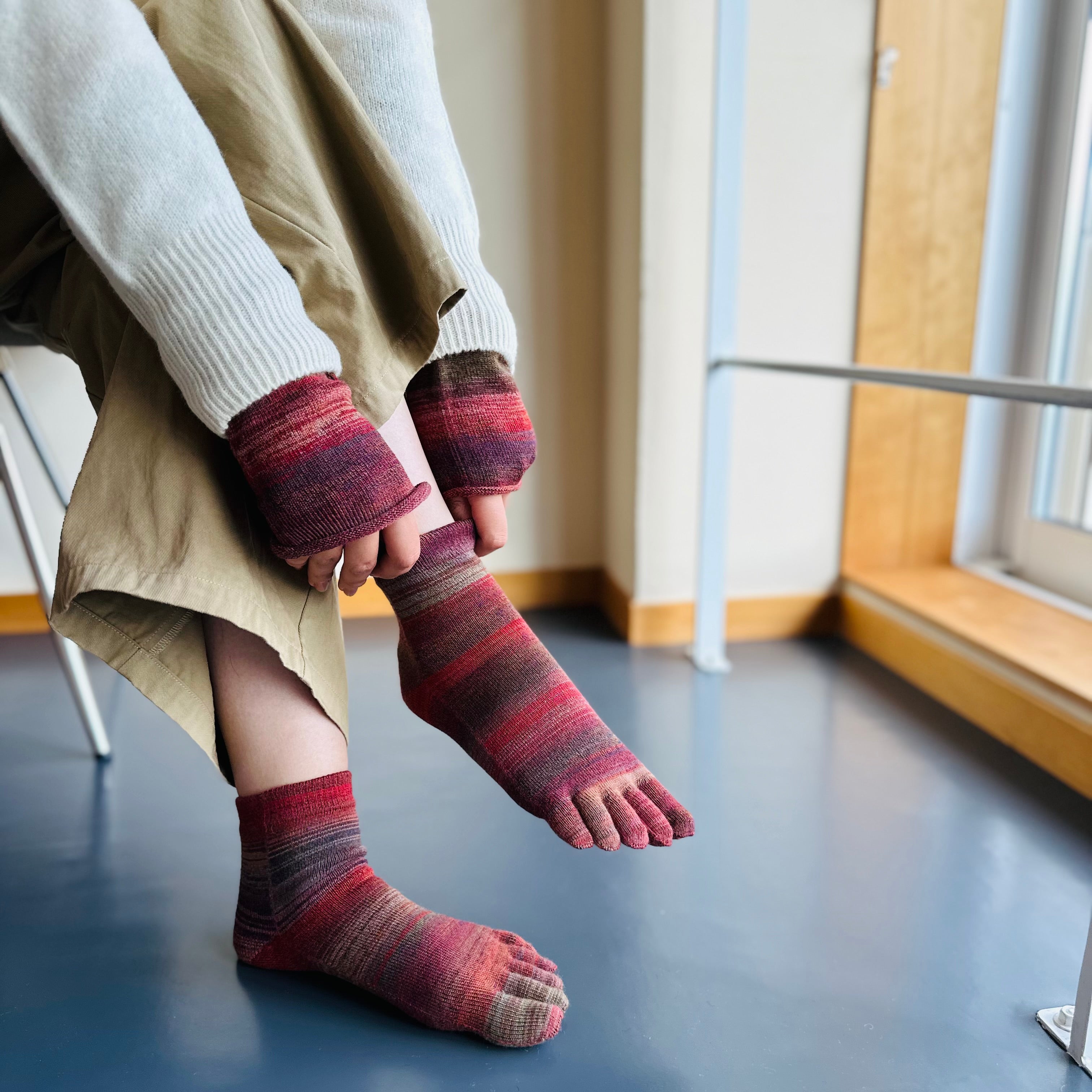 Chaussettes courtes en laine teinte Kasuri 5 orteils 23-25cm
