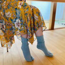 Load image into Gallery viewer, ベビースーリーアルパカ 足袋 ケーブル柄 クルー丈 23-25cm
