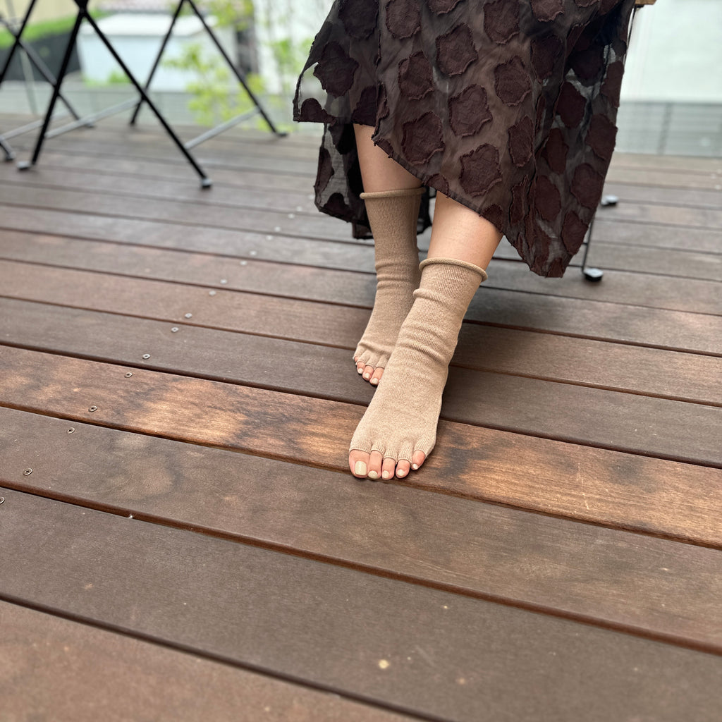 リネン・シルク 指先フリー 5本指 履口ゆったり クルー丈ソックス 23-25cm