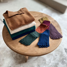 Charger l&#39;image dans la galerie, Chaussettes bicolores en laine mérinos à 5 orteils 25-27 cm
